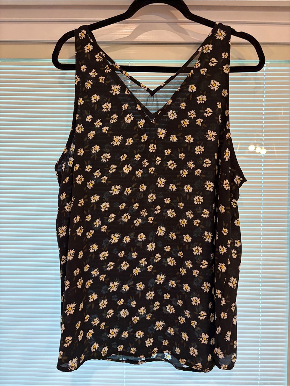 Madison Grey Black Daisy Tank Top Size XL